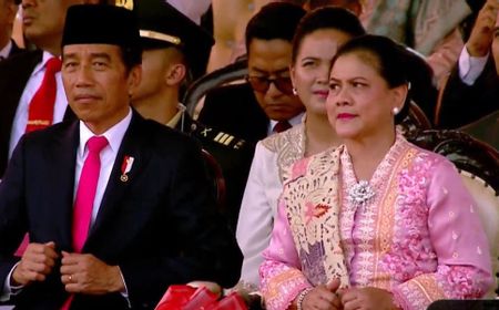 Antusias Saksikan Atraksi Alutsista di HUT ke-78 TNI, Jokowi Tepuk Tangan hingga Goyang Jempol