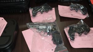 Polisi Ungkap Senjata Api Milik Bandar Sabu di Jakarta Barat Dibeli dari Toko Online 