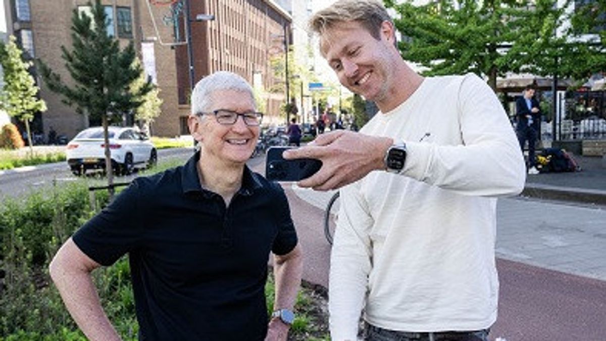CEO Apple, Tim Cook, Raih Laba Rp647 Miliar dari Penjualan Saham Terbesarnya dalam 2 Tahun