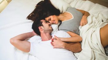 3 Benefits of Morning Sex for Husband and Wife Couples
