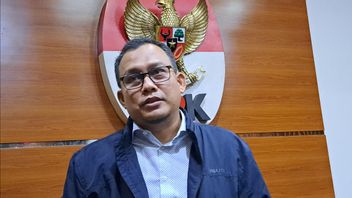 TNI POMの調査官は本日KPKに来て、カバサルナスの贈収賄者をチェックする