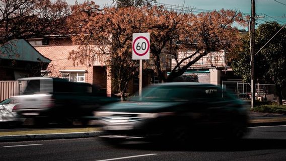 Quand Le Royaume-Uni Doit économiser Du Carburant En Limitant La Vitesse De Conduite De Ses Citoyens