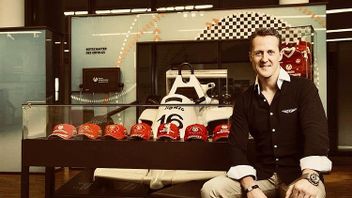 迈克尔·舒马赫(Michael Schumacher)宣布在今天的记忆中从F1比赛退役,2012年10月4日