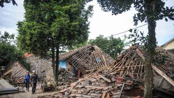 BNPB يدعو 103 أشخاص لقوا حتفهم و 7064 من السكان الذين خرجوا بسبب الزلازل في سيانجور ريجنسي
