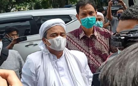 Lelah Sidang, Hakim Tunda Persidangan Rizieq Shihab