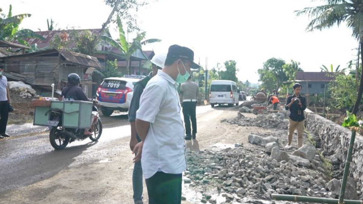 The Governor Of South Sulawesi Observes The Development Progress Of The Pekkae-Takkalalla Barru Section