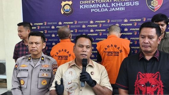 警方在Merangin Jambi逮捕了一名1.2公斤金矿石金收集者