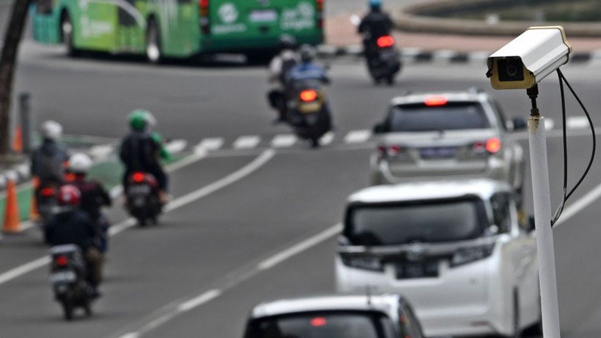 Banyak Pengendara Motor 'Nakal' Melintas, Polisi Bakal Pasang ETLE di JLNT Casablanca