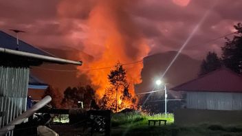 KKB تحرق منازل الناس في إيلاغا بابوا