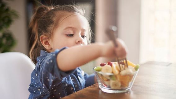 Makanan yang Membantu Anak Bisa Fokus Belajar dan Berprestasi