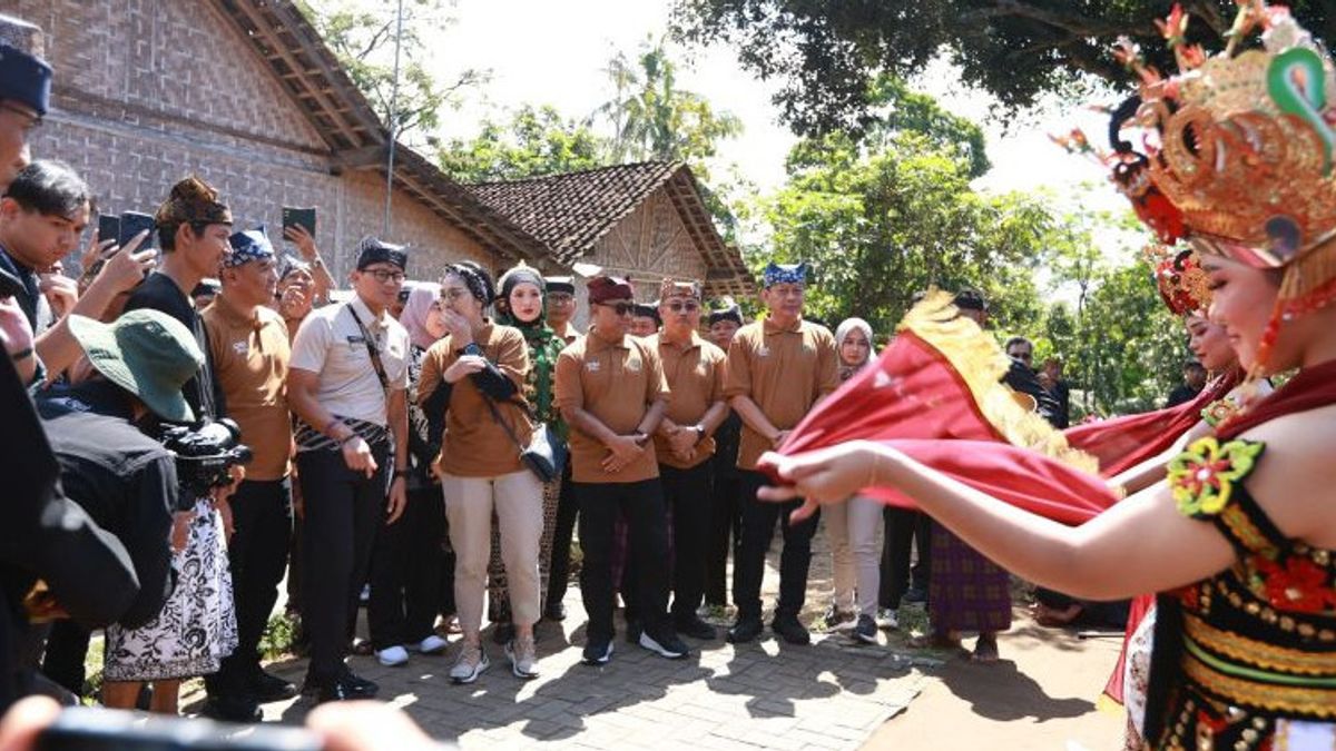 Sandiaga Uno: Osing Traditional Tourism Village In Banyuwangi Deserves To Be Offered To Foreign Tourists