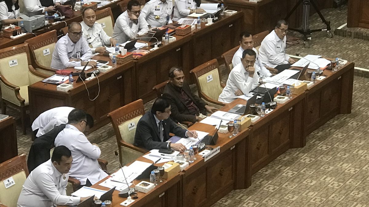 Temani Yasonna Attends A Working Meeting, Deputy Minister Of Law And Human Rights Eddy Hiariej Insinuated By The DPR Regarding The Status Of KPK Suspects