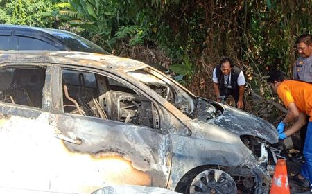 Mobil Brio Terbakar di Mal Plaza Renon Denpasar Merembet ke Pajero