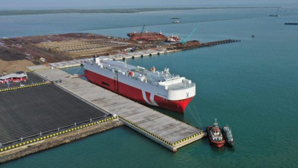 شركة مملوكة لشركة Agus Lasmono Sudwikatmono تتوقع أرباحا كبيرة من إدارة ميناء باتيمبان