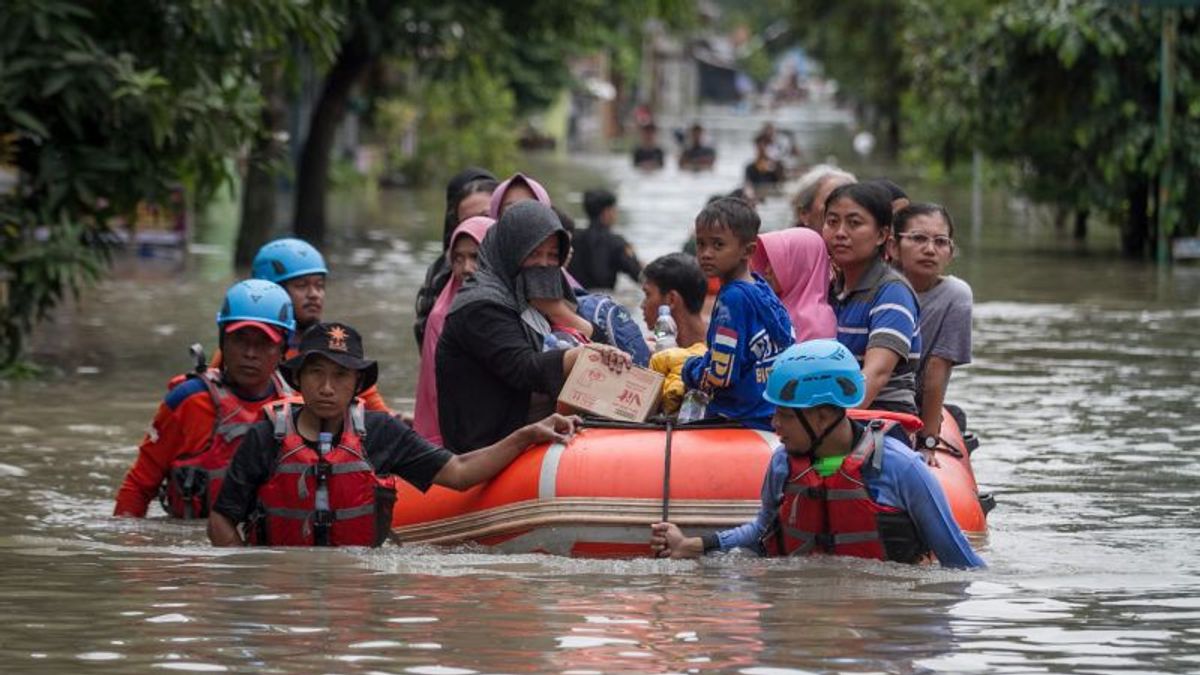 Kepala BNPB Cek Korban Banjir di Surakarta