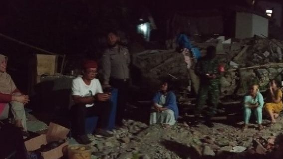 2 Maisons à Sukabumi S’est Effondré Après Le Tremblement De Terre