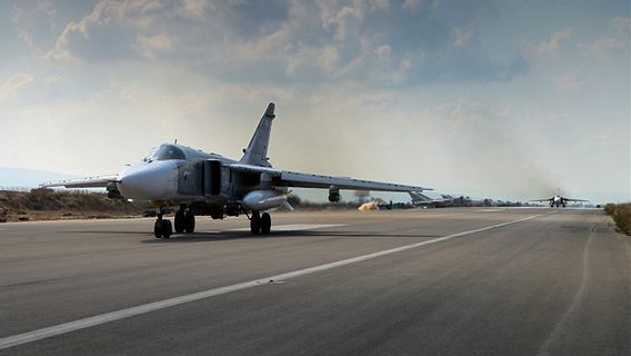 イスラエル、シリアのラタキア港への空爆を開始:ロシア空軍基地の近くで軍の拠点