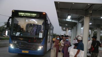 Antar Jemput Jamaah Salat Iduladha di JIS Lancar, Berkat Puluhan Bus yang Disediakan Pemprov DKI Jakarta