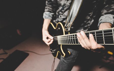 Gitaris Indonesia yang Diakui Dunia