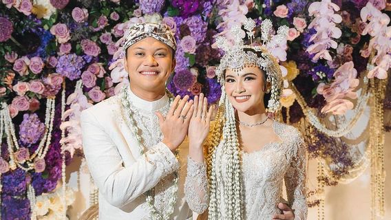 4 Portraits Of Rizky Febian And Mahalini Officially Married, Sah!