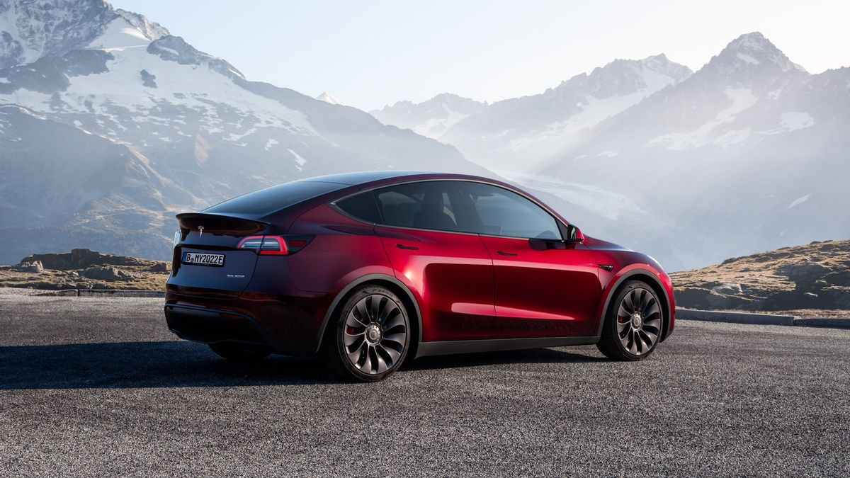 Fitur <i>Full Self-Driving Beta </i> Tesla Sudah Tersedia, Meski Izin Penggunaan Belum Didapatkan