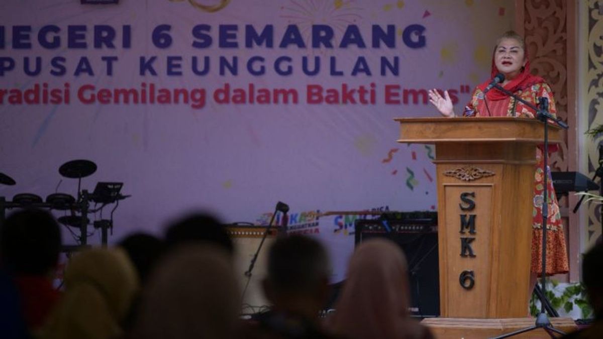 Hevearita Gunaryanti Minta Lurah di Semarang Paham Aturan, Tak Boleh Biarkan PKL Serobot Lahan