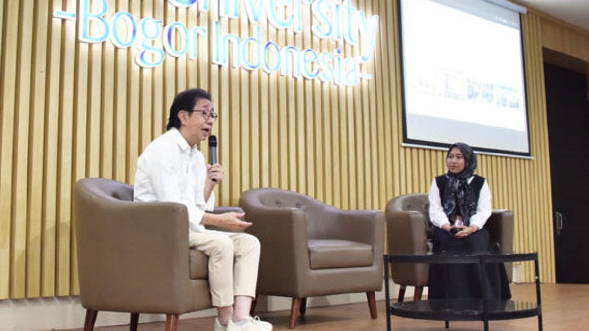 in Irwan Hidayat, directeur de Sido Apocalypse: The Guest House est une solution scientifique basée sur la connaissance locale