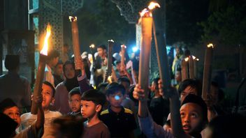   Pawai Obor di Malam Tahun Baru 1 Muharram 1447 H