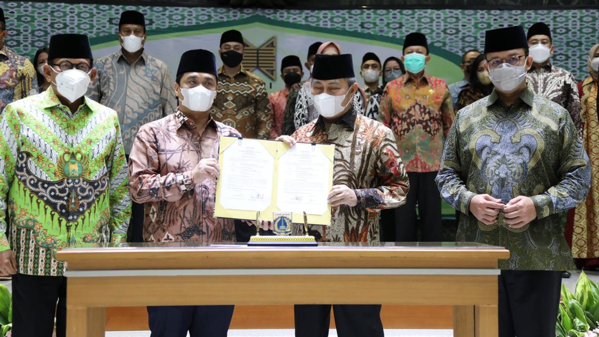 Anies Inaugurates Deputy Governor Riza As Chair Of The Association Of Indonesian Muslim Intellectuals For The DKI Region