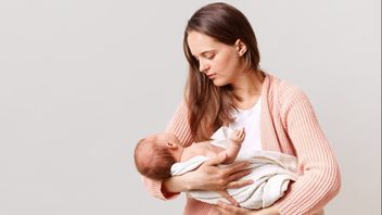 يمكن للأمهات المريضات الرضاعة الطبيعية؟ إليك شرح الخبراء