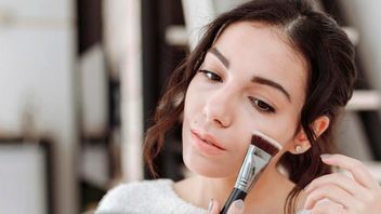 How Important Is The Use Of Primary Before Makeup? This Is An Expert Explanation