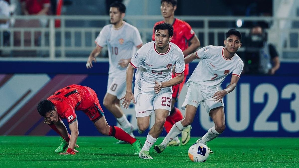 Nathan Tjoe-A-On n’est pas désaccord avec son adversaire lors des éliminatoires de la Coupe du monde 2026