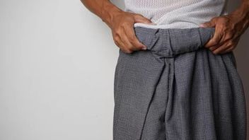 The accused of Mukena Corruption and the West Lombok Regency Government's Gloves handed over Rp608 million in compensation.