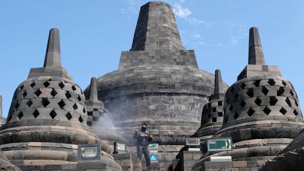Les Touristes Ont été Contrôlés Positifs Pour COVID-19 Lors D’un Test D’écouvillon Aléatoire Au Temple De Borobudur