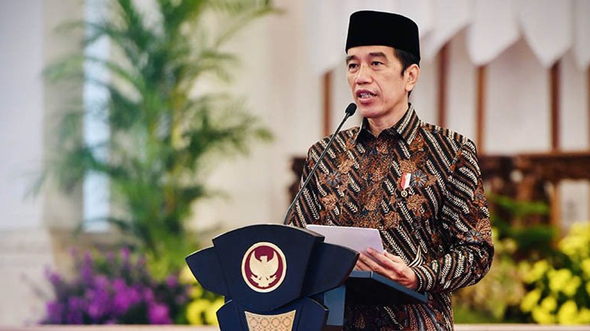  Khofifah Bahagia Jokowi Pakai Batik Madura Buka Kongres HMI