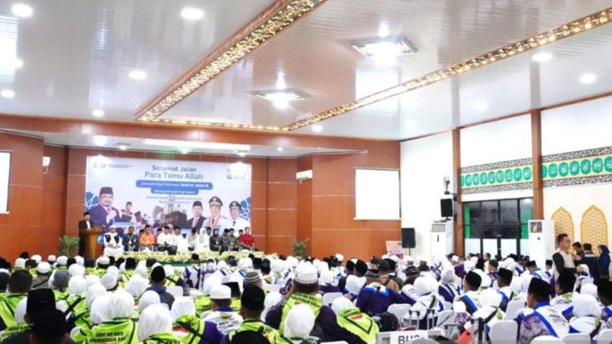 Five Clusters Of Banjarmasin Hajj Pilgrims Or 1,600 Pilgrims Have Departed For The Holy Land