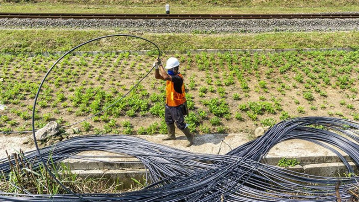 Digital Synergy Solutions To Develop Fiber Optic Networks Along The Java Island Railroad