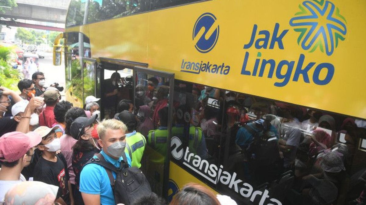 TransJakarta Extends Free Tour Bus Service Until May 11