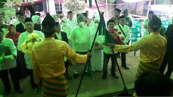 North Kayong Regent's Wedding Uses Senganan Malay Traditional Procession