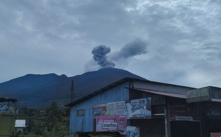 PVMBG: Status Gunung Marapi Turun ke Level Waspada