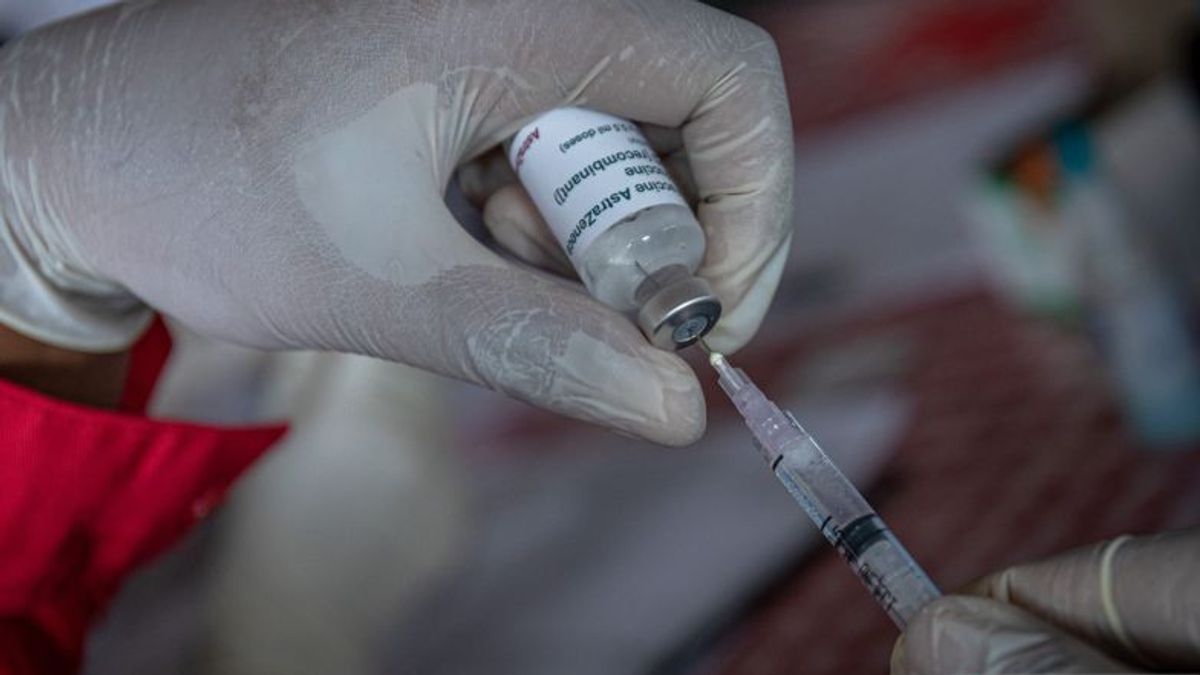 三宝垄市政府为没有助推器逃回家的旅行者准备加强疫苗