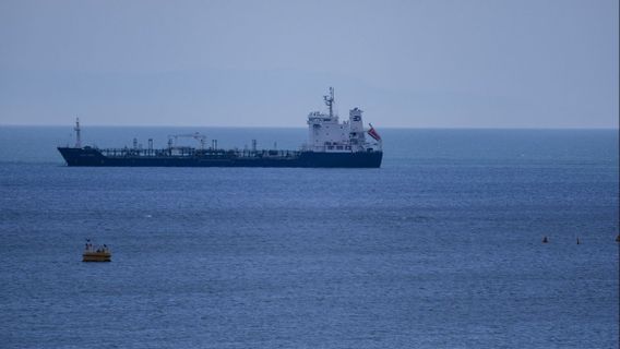 L'Iran saisit un navire dans le détroit d'Ormuz, le prix du pétrole reste au-dessus de 100 $ US