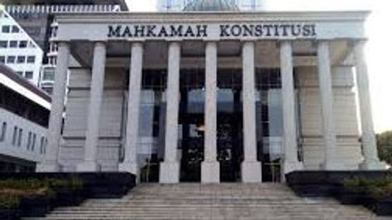 إنترنت حار، حقوق المستهلكين تتعرض للضرر: دعوى قضائية أمام المحكمة العليا تفتح ثغرة في إدارة الاتصالات