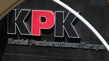 Pengacara Senior Hotma Sitompul Dicecar KPK Soal Pembayaran <i>Fee Lawyer</i>