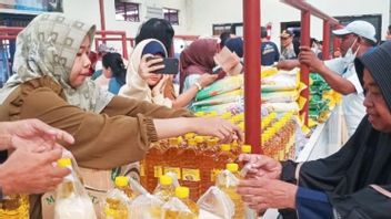 قبل شهر رمضان، استقرت حكومة وسط مالوكو ريجنسي أسعار المواد الغذائية بعنوان السوق الرخيصة