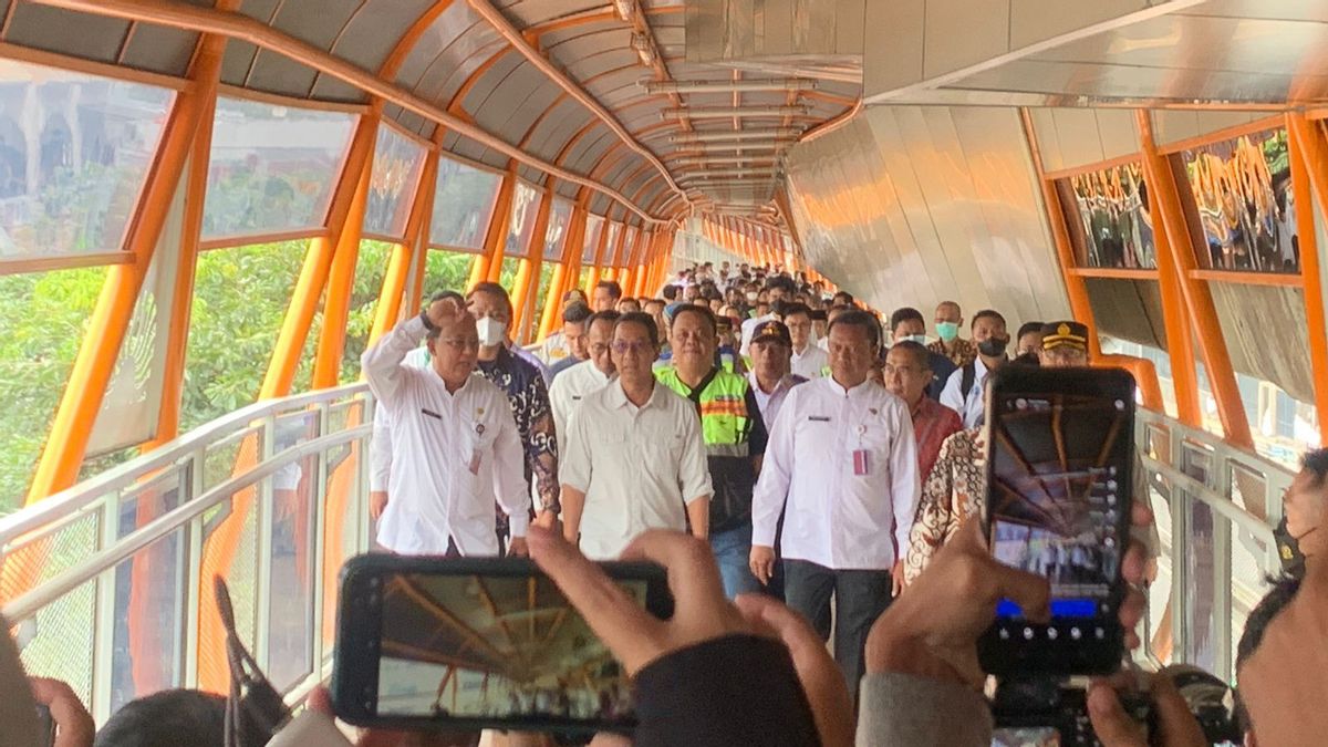 Postponed Several Times, The Kebayoran Lama Skywalk Worth IDR 52 Billion Finally Inaugurated