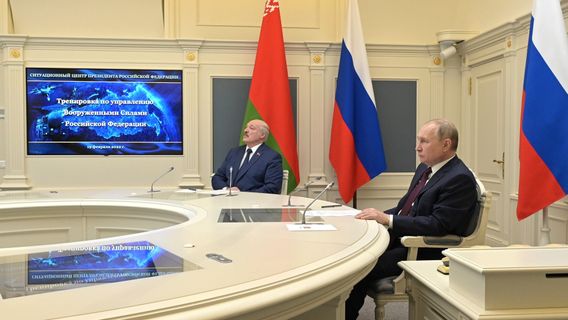 普京总统与白俄罗斯总统、美国国防部长举行战略核演习：让事情复杂化