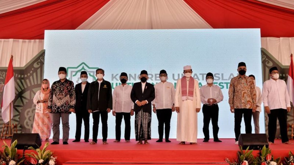 マールフ・アミン副大統領が持続可能なインドネシアのためにイスラム教徒の議事録を受け取る