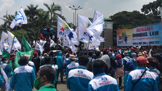 Buruh Minta Ida Fauziyah, Airlangga, dan Agus Gumiwang Jamin Tidak Ada Ledakan PHK Imbas Berlakunya PPKM Darurat Jawa-Bali