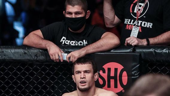 ابن عم خبيب نورماغوميدوف لديه 15-0 ، تماما مثل أسطورة UFC الحية